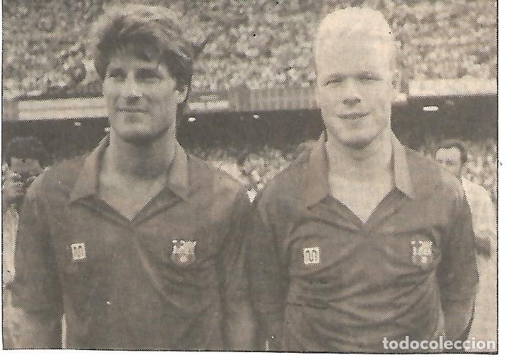 Coleccionismo deportivo: BAR&Ccedil;A: Recorte de LAUDRUP y KOEMAN - Foto 1