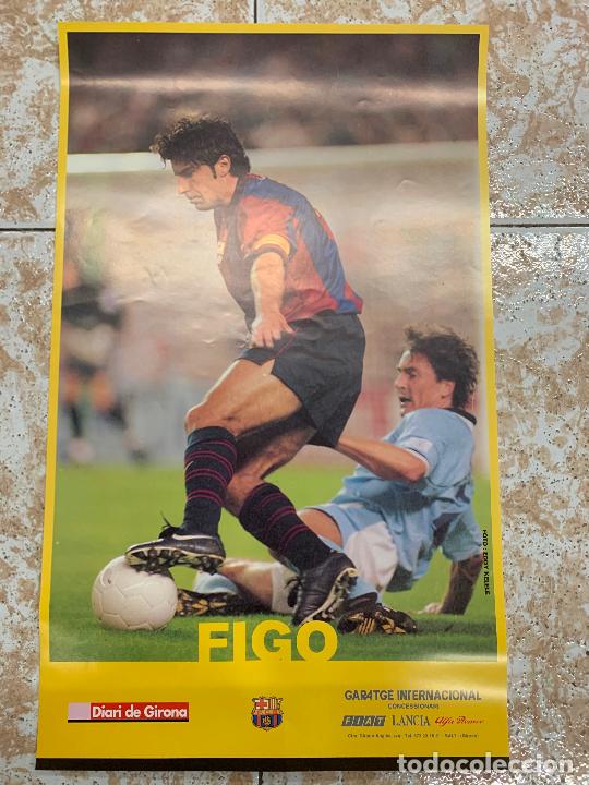 Coleccionismo deportivo: FIGO - poster fotografico del jugador del BAR&Ccedil;A FCB - mide aprox 37x22cms