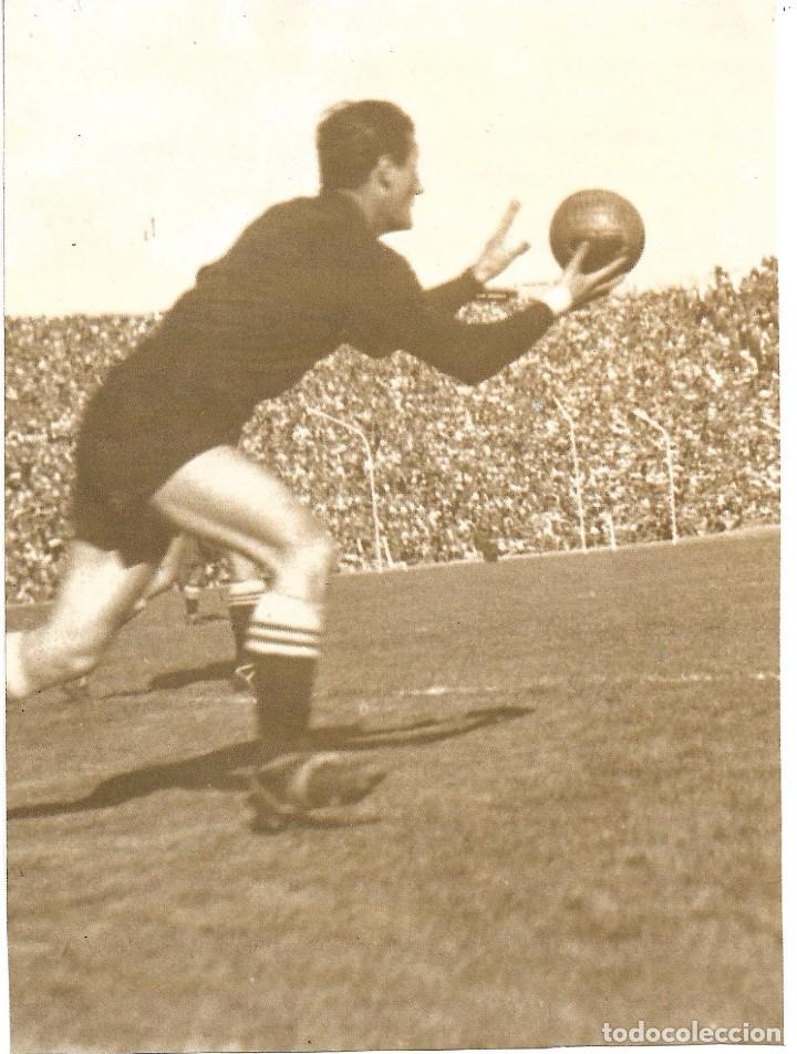 Collectionnisme sportif: ATL&Eacute;TICO DE MADRID: Recorte de MARCEL DOMINGO en acci&oacute;n
