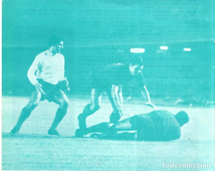Collectionnisme sportif: BAR&Ccedil;A: Recorte de SADURN&Iacute; en acci&oacute;n en el Camp Nou