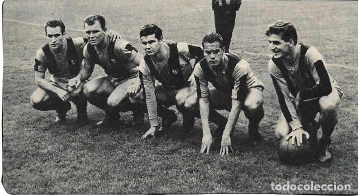 Coleccionismo deportivo: BAR&Ccedil;A: Gran recorte de una delantera de la 59-60:TEJADA, KUBALA, E. MART&Iacute;NEZ, SU&Aacute;REZ y CZIBOR