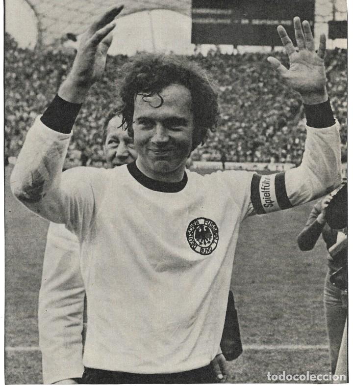 Sammelleidenschaft Sport: Recorte de BECKENBAUER aclamado en el Mundial de Alemania de 1974. 1974