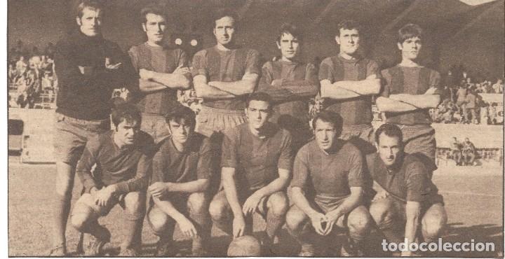 Coleccionismo deportivo: S.D.HUESCA: Recorte de un equipo de los primeros a&ntilde;os 70