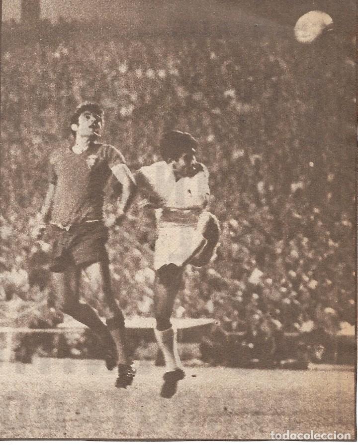 Coleccionismo deportivo: REAL MADRID: Recorte de SANCH&Iacute;S en pugna con Bustillo