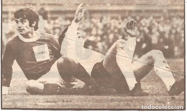 Collezionismo sportivo: Recorte de GEORGE BEST con la Selecci&oacute;n de Irlanda del Norte.