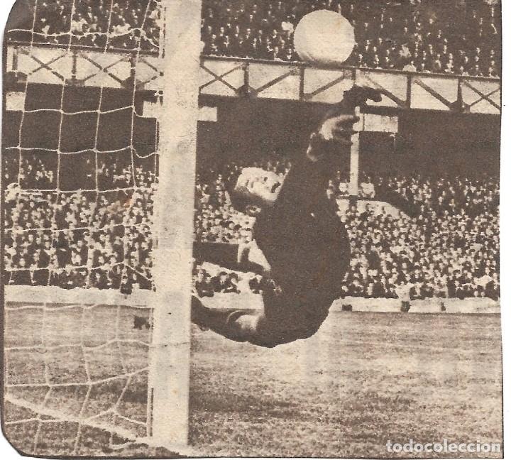 Collezionismo sportivo: Recorte de YASHIN en acci&oacute;n en el Mundial de 1966