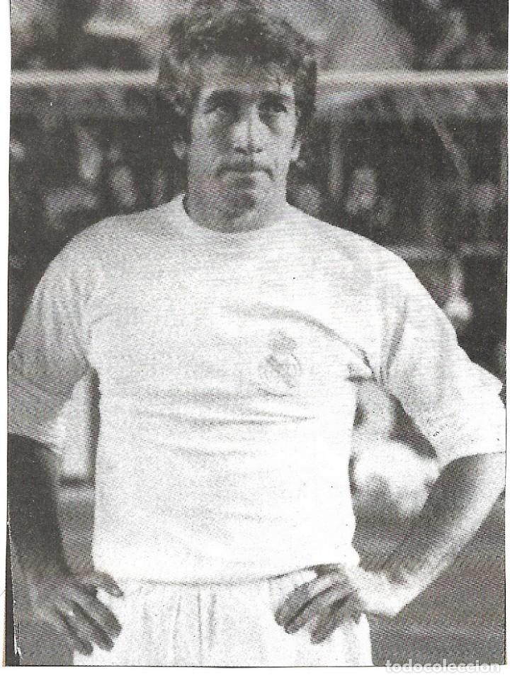 Coleccionismo deportivo: REAL MADRID: Recorte de VEL&Aacute;ZQUEZ