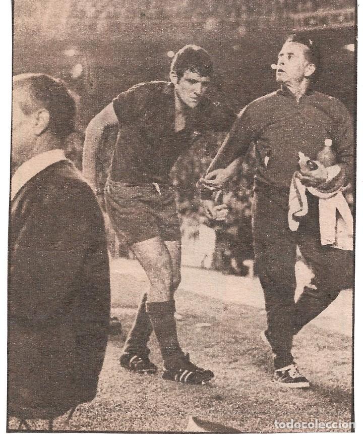 Collectionnisme sportif: BAR&Ccedil;A: Recorte de BUSTILLO lesionado en el Bernab&eacute;u. 1969