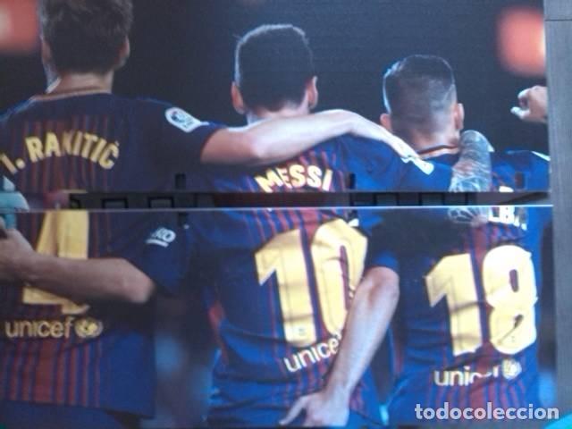 Coleccionismo deportivo: L&aacute;mina decorativa doble Bar&ccedil;a FCB Rakitic, Messi, Alba. Medidas: 15 X 40 cm por l&aacute;mina. Figura com