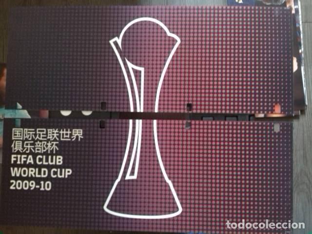 Coleccionismo deportivo: L&aacute;mina decorativa doble Fifa Club World Cup 2009-10. Medidas: 15 X 40 cm por l&aacute;mina. Figura comple