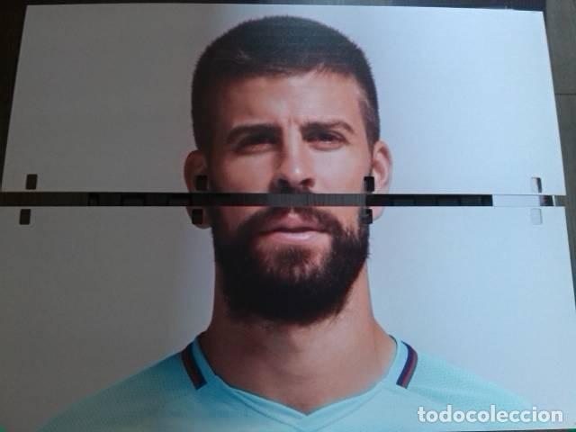 Coleccionismo deportivo: L&aacute;mina decorativa doble Bar&ccedil;a FCB Piqu&eacute;. Medidas: 15 X 40 cm por l&aacute;mina. Figura completa: 30 X 40