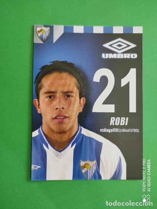 Collectionnisme sportif: FOTO POSTAL MALAGA CF 11,5cm X 16,5cm UMBRO TEMPORADA 03 04 2003 2004 TARJETA N&ordm; 21 ROBI