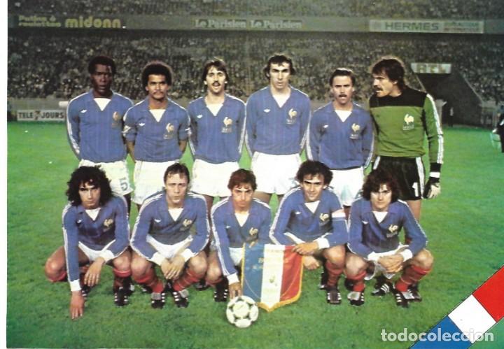 Coleccionismo deportivo: Gran recorte de las selecciones de f&uacute;tbol de FRANCIA y CHECOESLOVAQUIA ( al dorso ). 1982