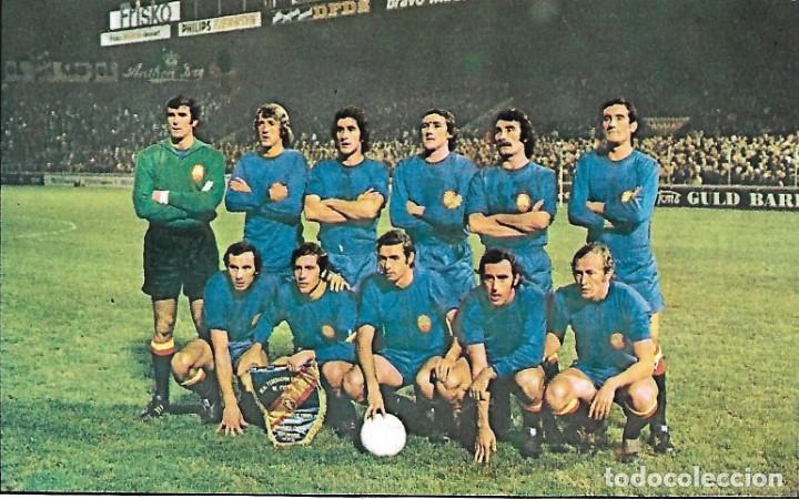 Sammelleidenschaft Sport: SELECCI&Oacute;N ESPA&Ntilde;OLA DE F&Uacute;TBOL: Recorte de un equipo de 1975: Dinamarca 1-Espa&ntilde;a 2