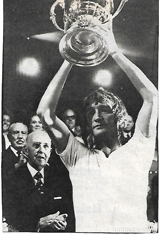 Collectionnisme sportif: REAL MADRID: Recorte de ZOCO con la Copa de 1974, y junto a Franco. 1974