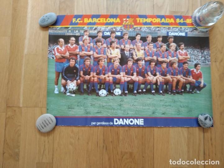Collezionismo sportivo: Poster FC Barcelona Temporada 84-85. Publicidad DANONE Con las firmas (impresas) de los jugadores