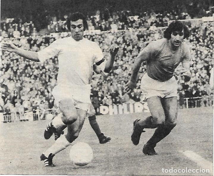 Collezionismo sportivo: REAL MADRID: Recorte de AMANCIO perseguido por Ur&iacute;a. 1974