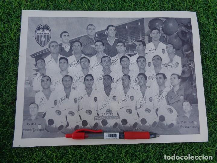 Collezionismo sportivo: FOTO - CARTEL DEL VALENCIA C.F. 1965-66 ///1966 CON LOS AUTOGRAFOS IMPRESOS --- 30x22 cm