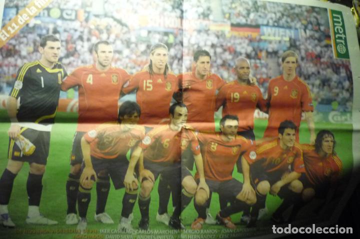Sammelleidenschaft Sport: POSTER CENTRAL PRENSA SELECC.ESPA&Ntilde;OLA -DORSO PLANTILLA TECNICOS ETC.CELEBRANDO CAMPEONES