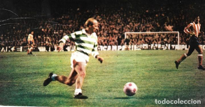 Sammelleidenschaft Sport: CELTIC DE GLASGOW: Recorte de Jimmy JOHNSTONE en acci&oacute;n.1974