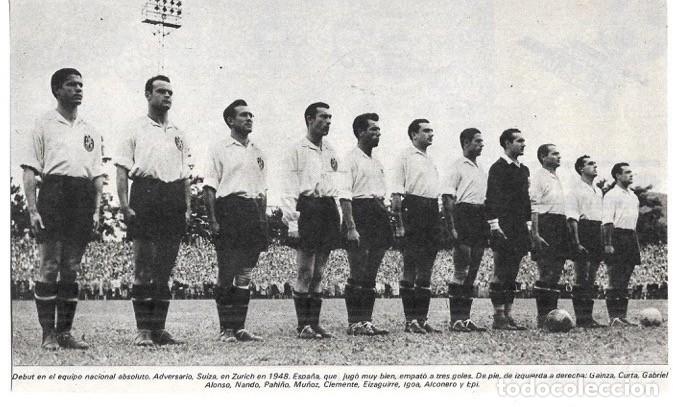 Collezionismo sportivo: SELECCI&Oacute;N ESPA&Ntilde;OLA DE F&Uacute;TBOL: Gran recorte de un equipo de 1948, Suiza 3-Espa&ntilde;a 3