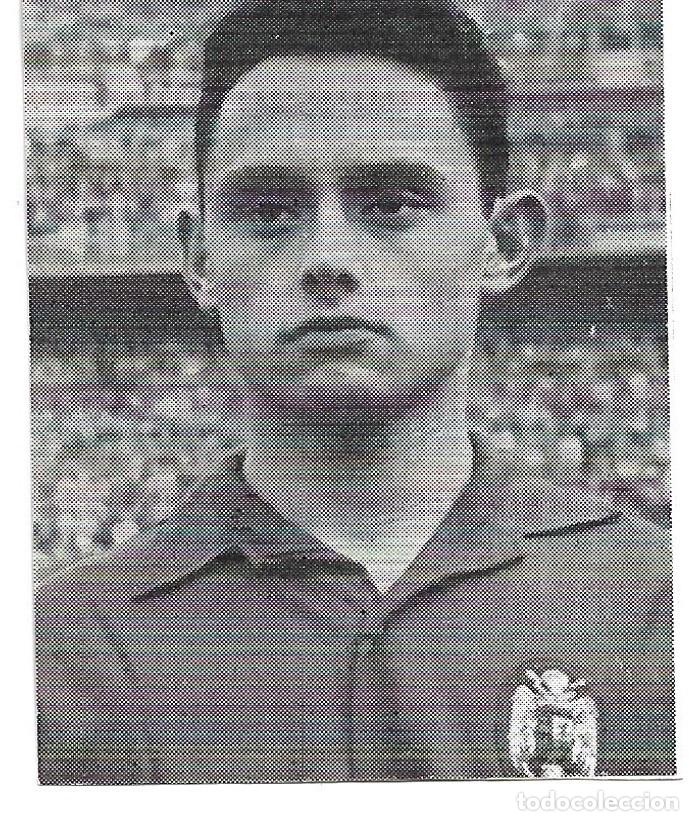 Coleccionismo deportivo: SELECCI&Oacute;N ESPA&Ntilde;OLA DE F&Uacute;TBOL: Recorte de URIBE