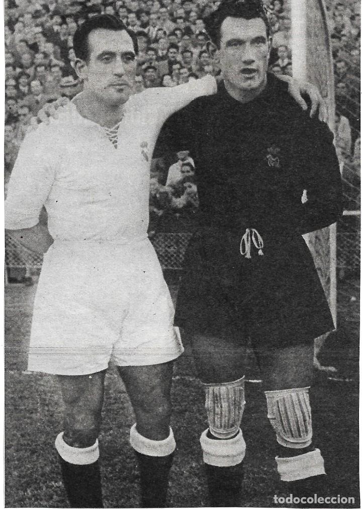 Coleccionismo deportivo: REAL MADRID: Gran recorte de GABRIEL y JUANITO ALONSO
