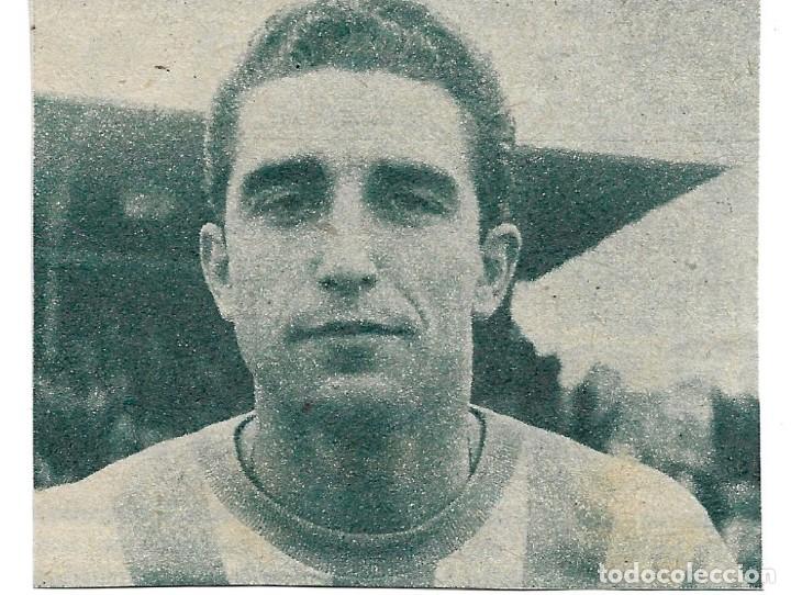 Coleccionismo deportivo: REAL VALLADOLID: Recorte de MOROLL&Oacute;N. 1964