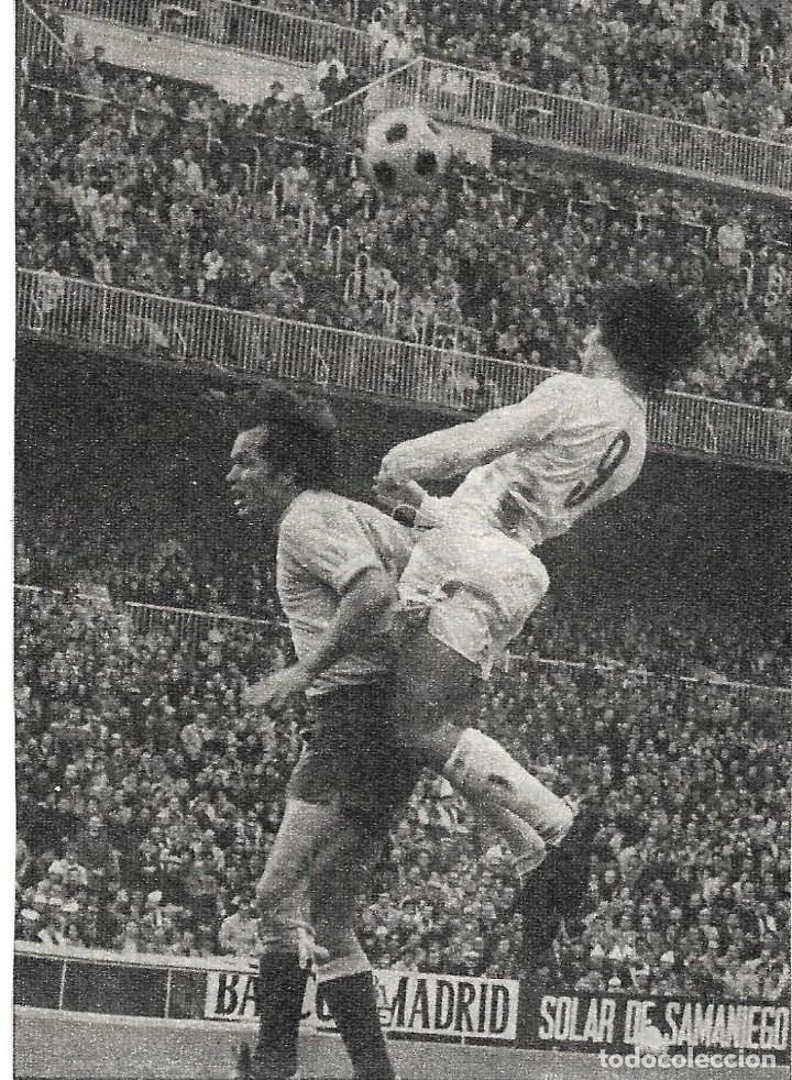 Collezionismo sportivo: REAL MADRID: Recorte de SANTILLANA superando a Paco Castellano