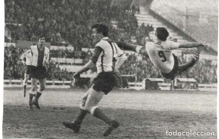 Collezionismo sportivo: Recorte de SANTILLANA rematando con el RACING. 1970-71