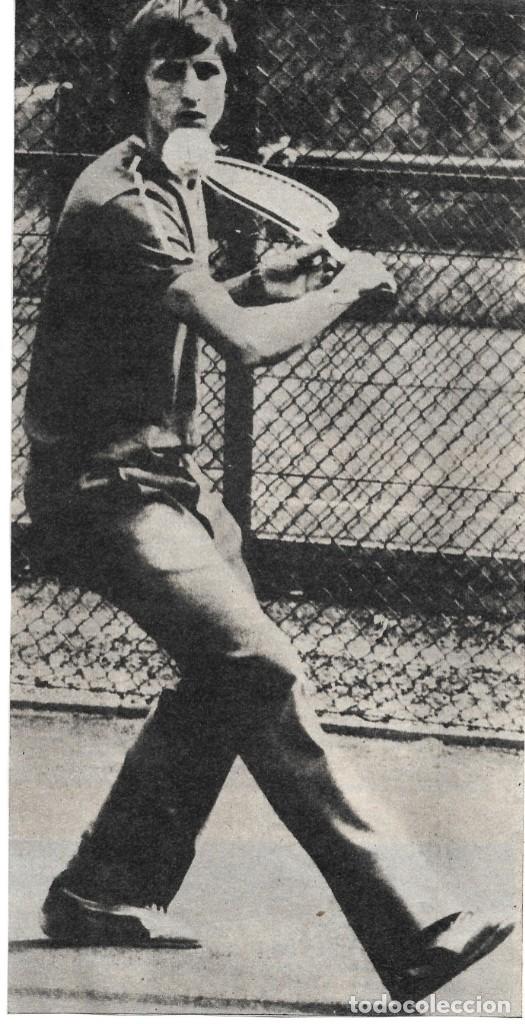 Coleccionismo deportivo: Gran recorte de CRUYFF jugando al t&eacute;nis