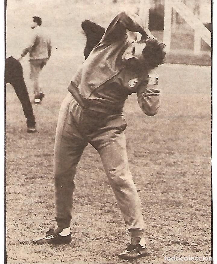 Collectionnisme sportif: REAL MADRID: Recorte del t&eacute;cnico MIGUEL MU&Ntilde;OZ entrenando. 1969