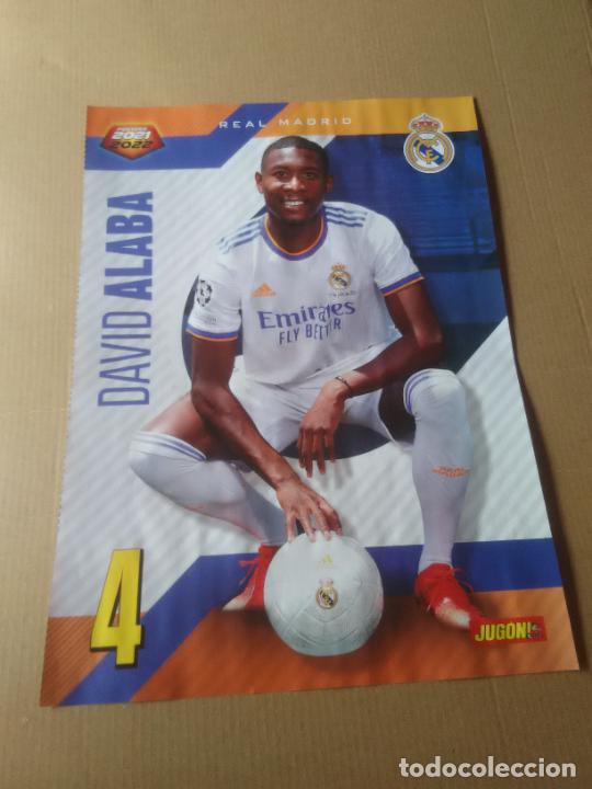 Coleccionismo deportivo: ALABA REAL MADRID FRANCO CERVI CELTA VIGO DOBLE P&Oacute;STER 1 P&Aacute;G REVISTA JUG&Oacute;N 2021-2022 LIGA 21-22