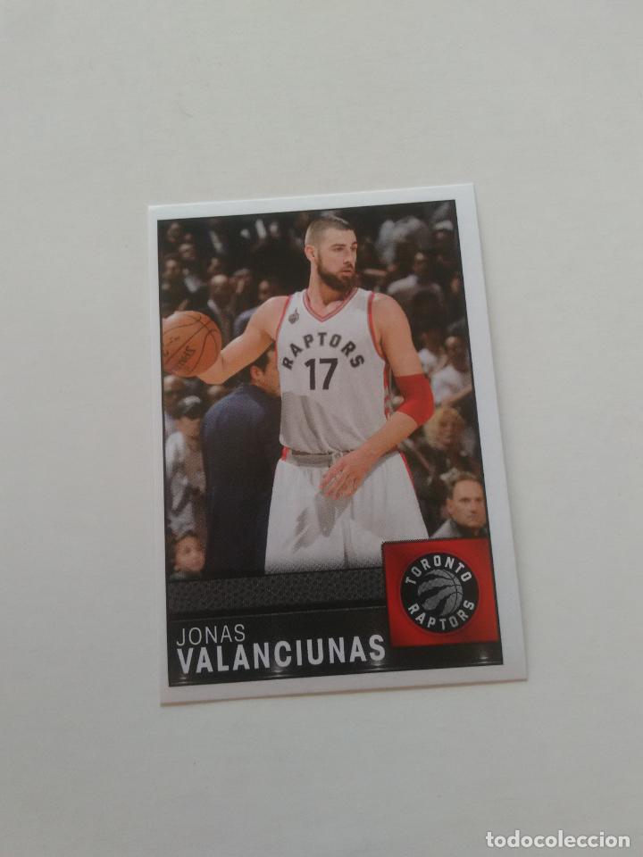 Coleccionismo deportivo: 62 JONAS VALANCIUNAS TORONTO RAPTORS CROMO STICKER PANINI NBA BALONCESTO BASKET 2016-2017 16-17