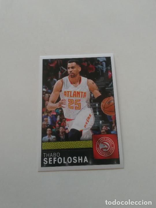 Coleccionismo deportivo: 137 THABO SEFOLOSHA ATLANTA HAWKS CROMO STICKER PANINI NBA BALONCESTO BASKET 2016-2017 16-17