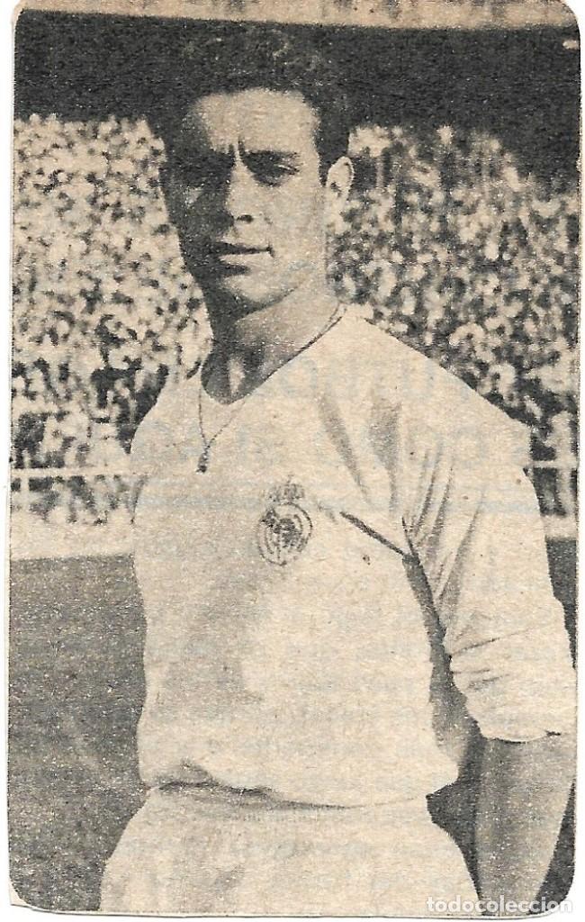 Coleccionismo deportivo: REAL MADRID: Recorte de Juan SANTIST&Eacute;BAN