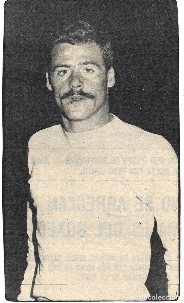 Coleccionismo deportivo: UNI&Oacute;N DEPORTIVA LAS PALMAS: Recorte de ROQUE. 1977