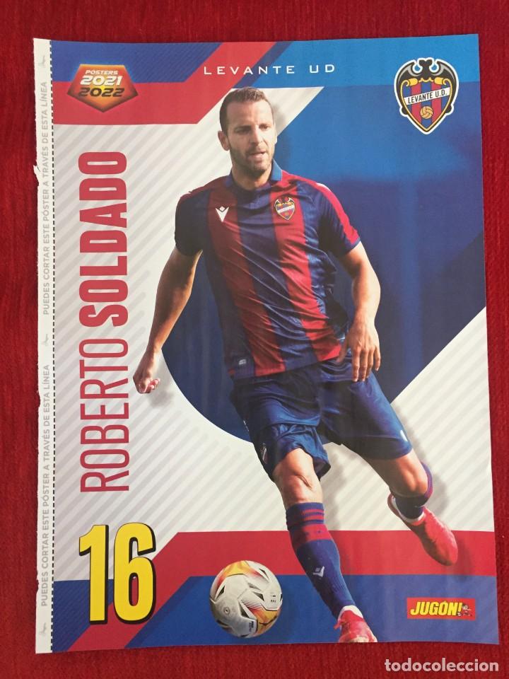 Coleccionismo deportivo: CARTEL POSTER JUGON ROBERTO SOLDADO LEVANTE RANDY NTEKA RAYO VALLECANO 2021 2022