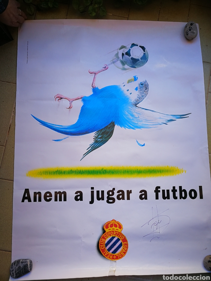 Coleccionismo deportivo: POSTER CARTEL R. C. D. ESPANYOL, MASCOTA PERIQUITO. FIRMADO, ORIGINAL!!!!. 80x60CM.