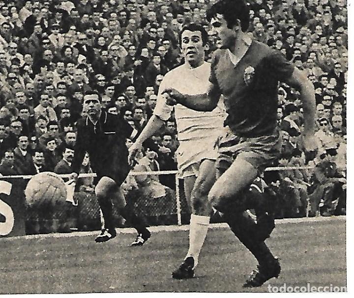 Collezionismo sportivo: REAL ZARAGOZA: Recorte de VIOLETA en pugna con Amancio. 1969