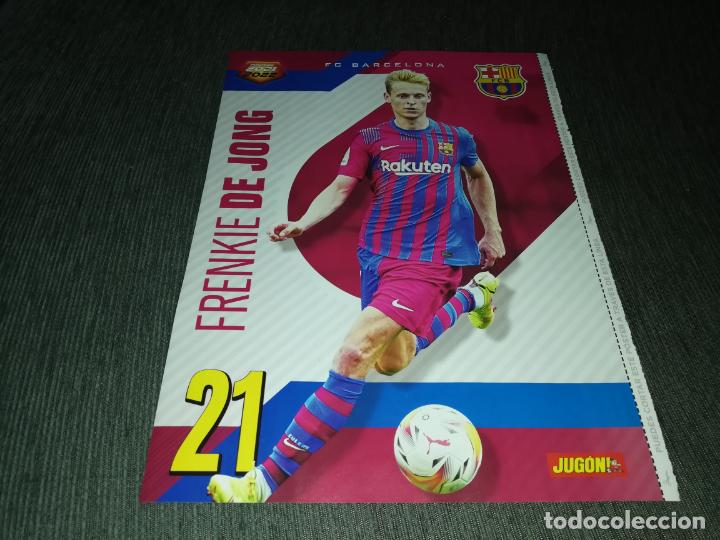 Sammelleidenschaft Sport: DOBLE POSTER FRENKIE DE JONG BARCELONA ALINEACION EQUIPO BETIS JUGON 2021 2022 21 22 TAMA&Ntilde;O FOLIO