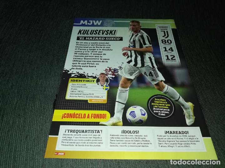 Coleccionismo deportivo: HOJA TIPO POSTER DEJAN KULUSEVSKI JUVENTUS JUGON 2021 2022 21 22 TAMA&Ntilde;O FOLIO