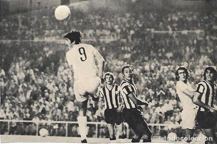 Coleccionismo deportivo: REAL MADRID: Recorte de SANTILLANA rematando. 1974