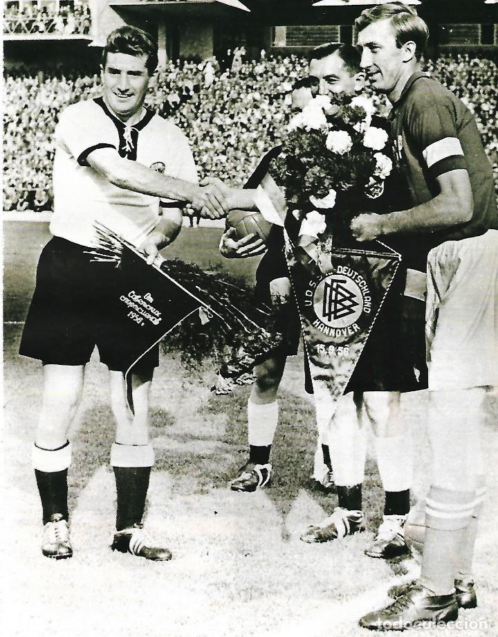 Coleccionismo deportivo: SELECCI&Oacute;N DE F&Uacute;TBOL DE ALEMANIA ( RFA ): L&aacute;mina de FRITZ WALTER