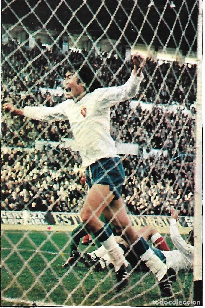 Coleccionismo deportivo: REAL ZARAGOZA: Gran recorte del LOBO DIARTE tras marcar un gol. 1976
