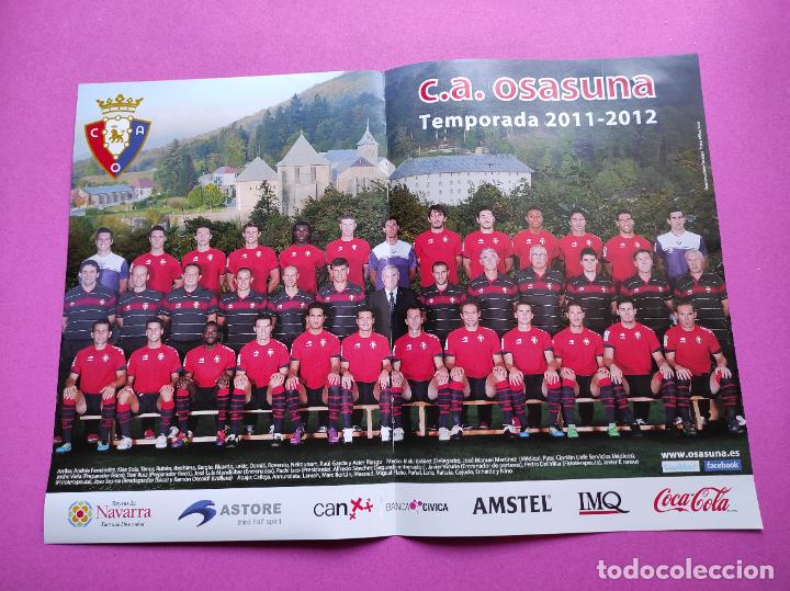 Coleccionismo deportivo: POSTER PLANTILLA CA OSASUNA 11/12 - REVISTA OFICIAL LIGA TEMPORADA 2011/2012