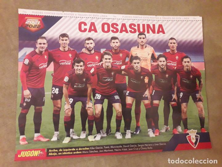 Coleccionismo deportivo: POSTER REVERSIBLE REVISTA JUGON, ALINEACION CA OSASUNA / VINICIUS, REAL MADRID 2021 2022