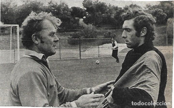 Coleccionismo deportivo: Recorte de QUINI con KUBALA. 1976 - Foto 1