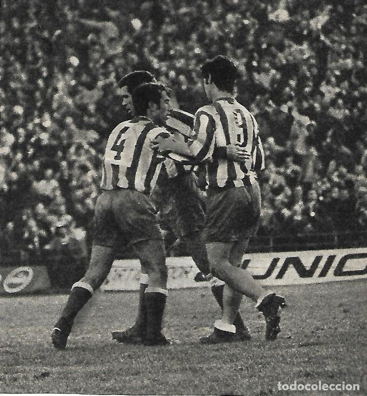 Sammelleidenschaft Sport: ATL&Eacute;TICO DE MADRID: Gran recorte de ADELARDO, G&Aacute;RATE y LU&Iacute;S celebrando un gol. A&ntilde;os 70