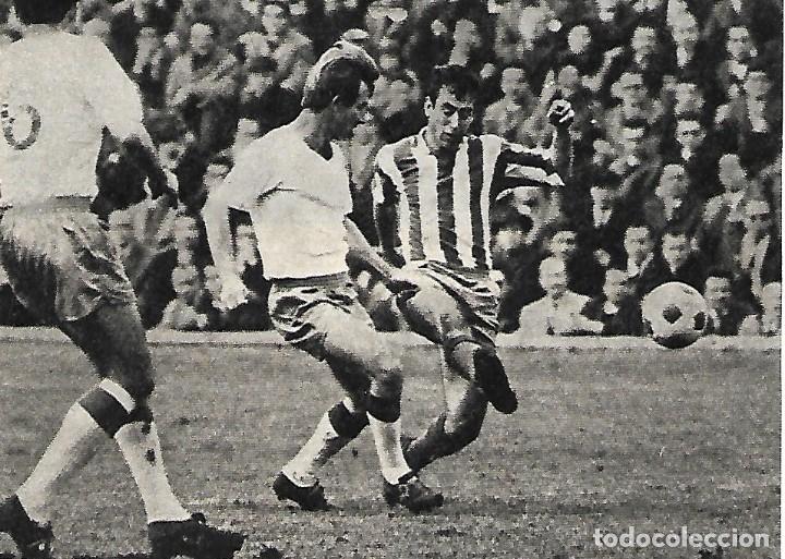 Sammelleidenschaft Sport: ATL&Eacute;TICO DE MADRID: Recorte de ADELARDO en pugna con CARLOS LAPETRA.